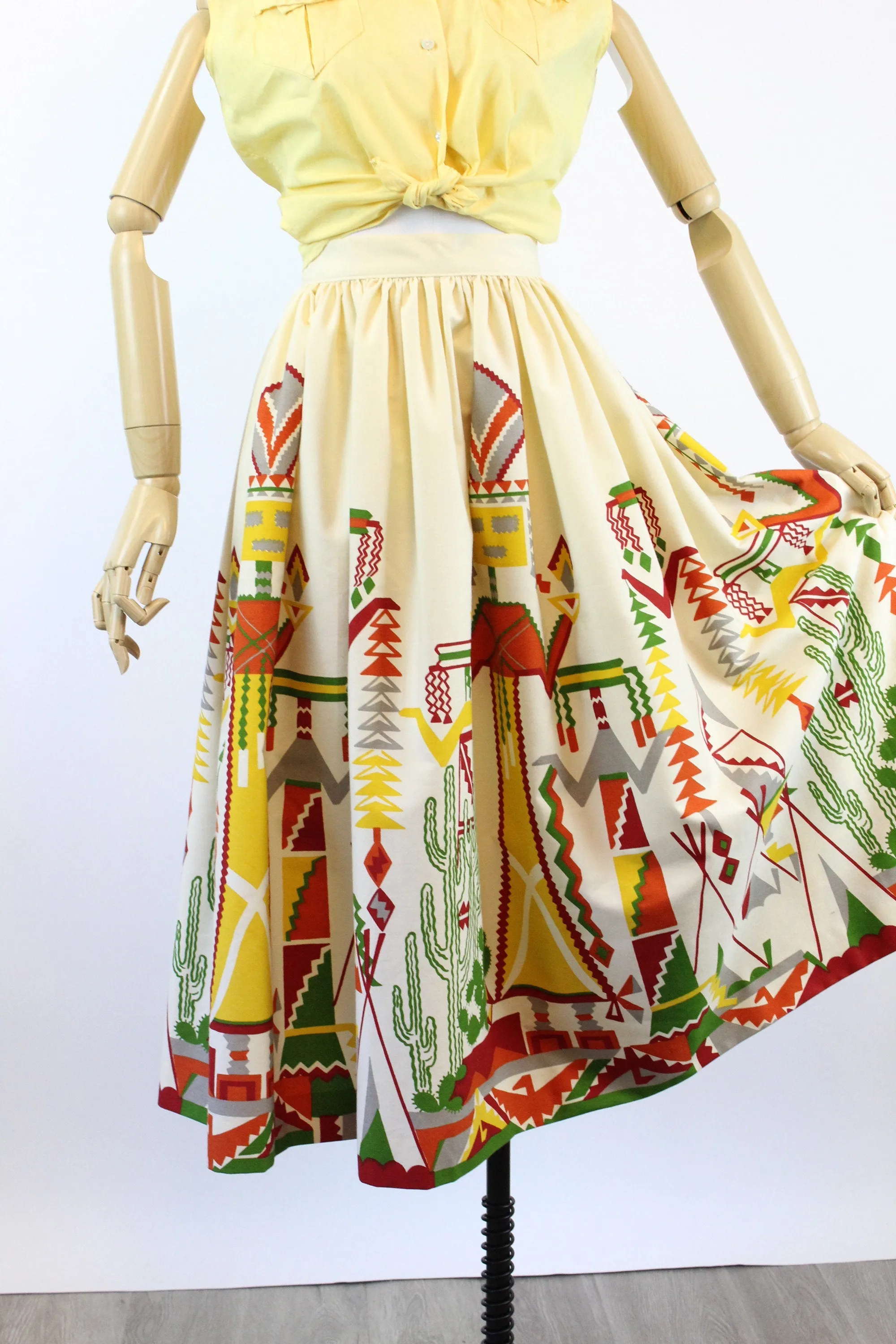 1950s KACHINA doll novelty print skirt small | new spring