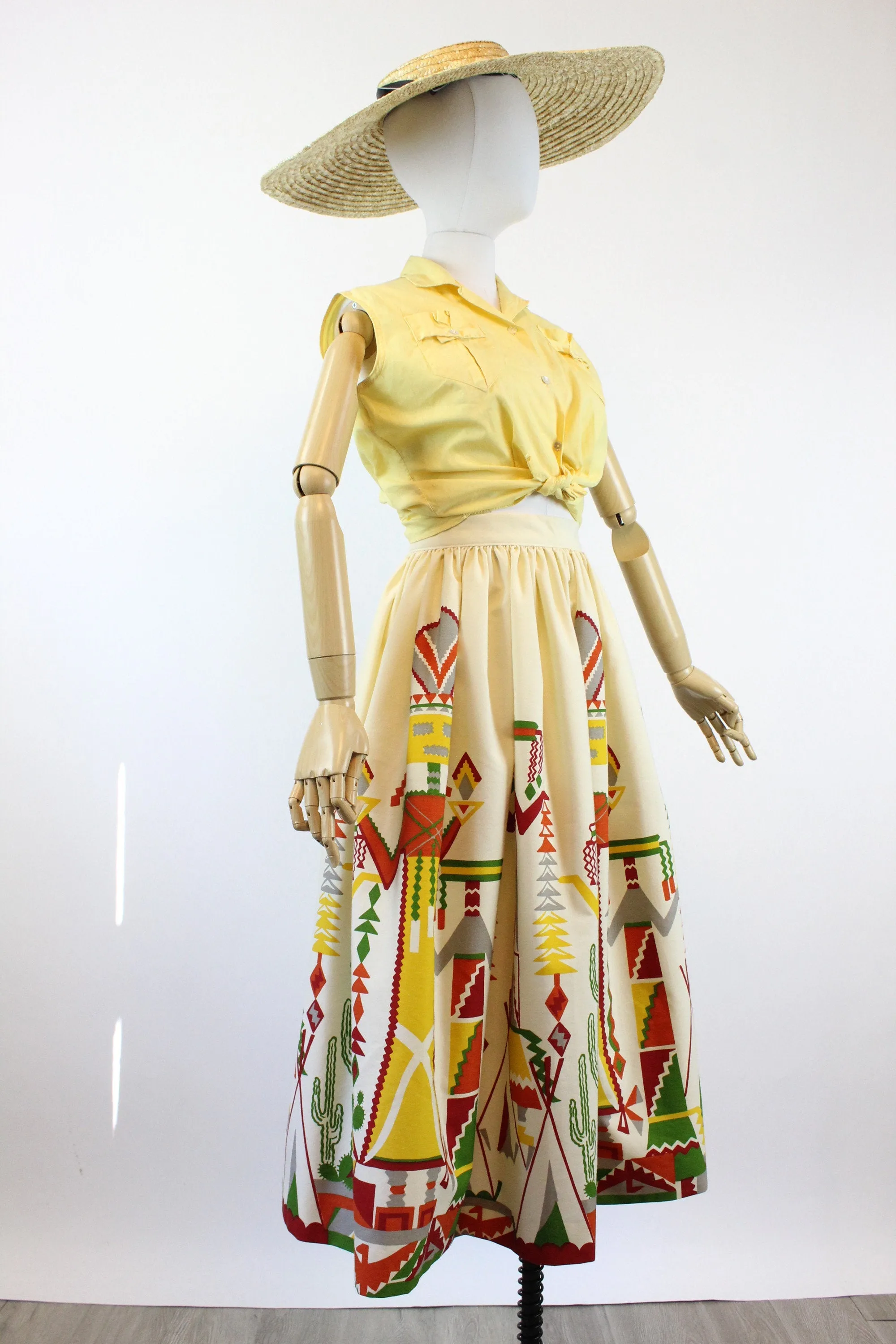 1950s KACHINA doll novelty print skirt small | new spring