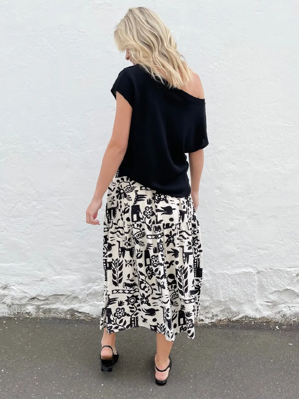 Asymmetrical Knit : Black