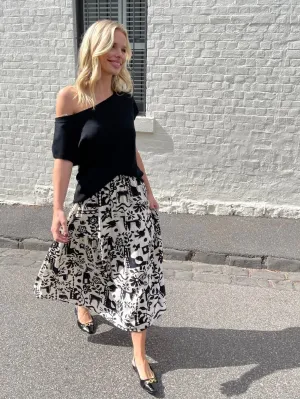 Asymmetrical Knit : Black
