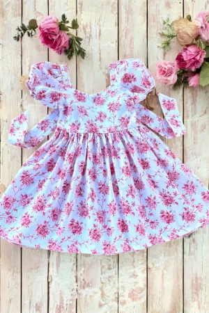 Bow Back Dress
‘American Beauty’
Extremely Rare & Hard to Find Fabric by Robyn Pandolph
OOP & OOAK 
Sz 8 ~