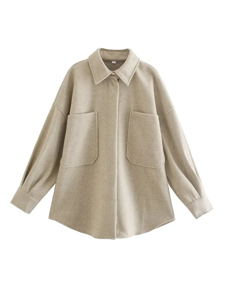 Casual long-sleeved blouse with pockets - Comfortable and versatile - Stylish design for modern women
