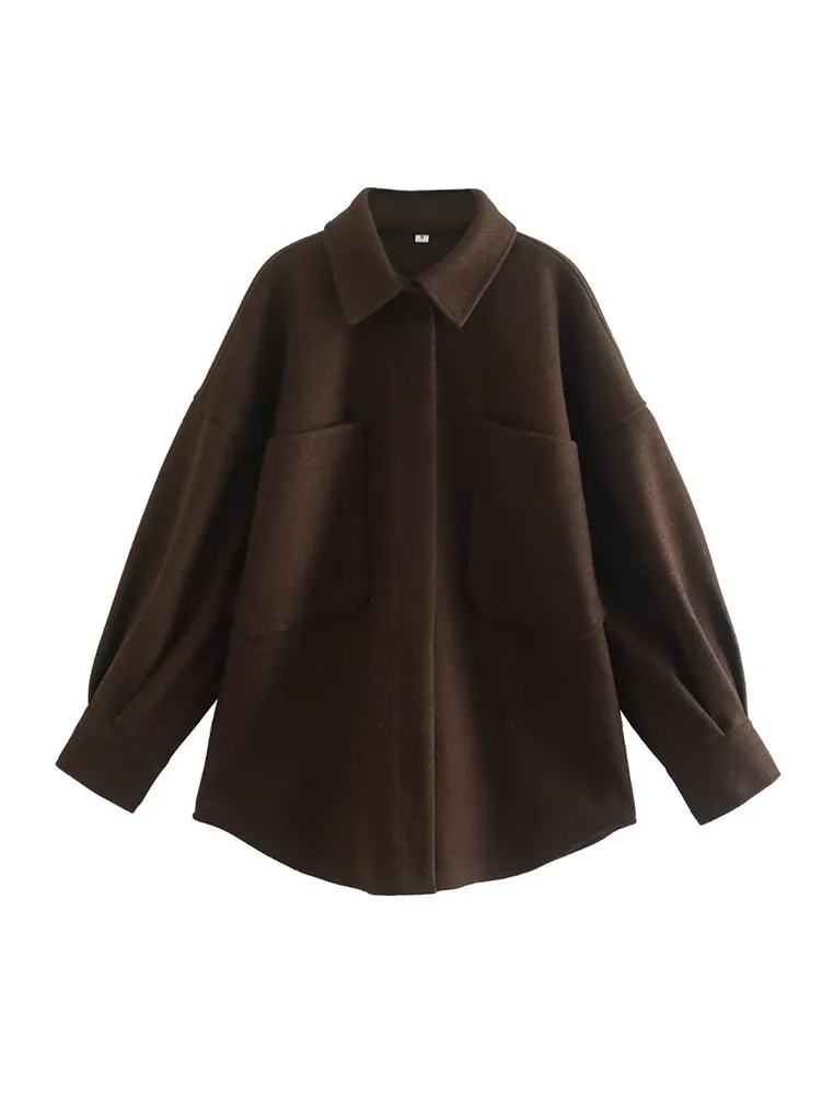Casual long-sleeved blouse with pockets - Comfortable and versatile - Stylish design for modern women