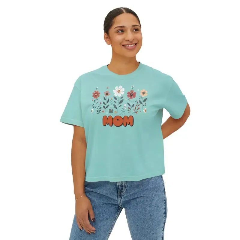 Chic Boxy Fit Women’s Tee Flowers for Cool Casual Style