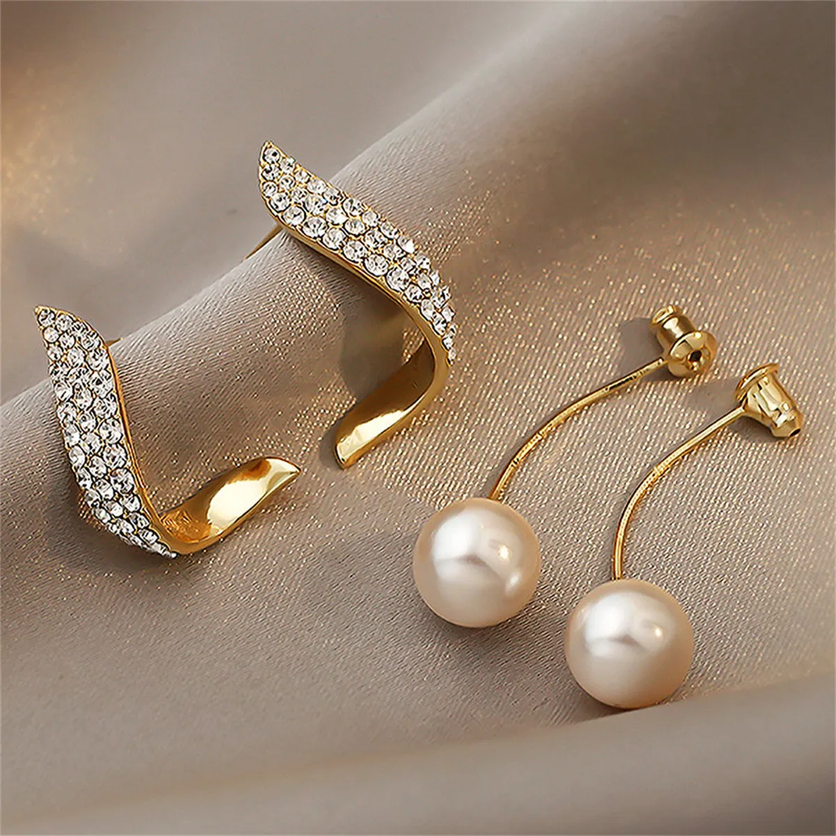 Cubic Zirconia & Pearl Ribbon Ear Jackets