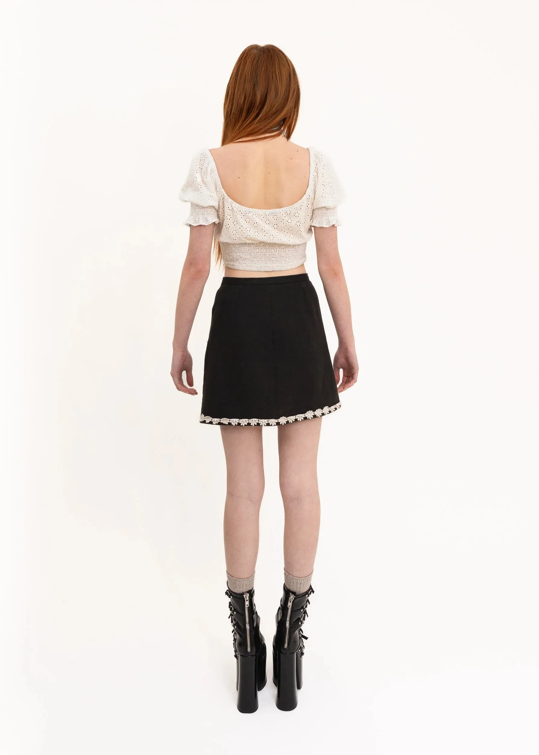 Daisy trim mini skirt
