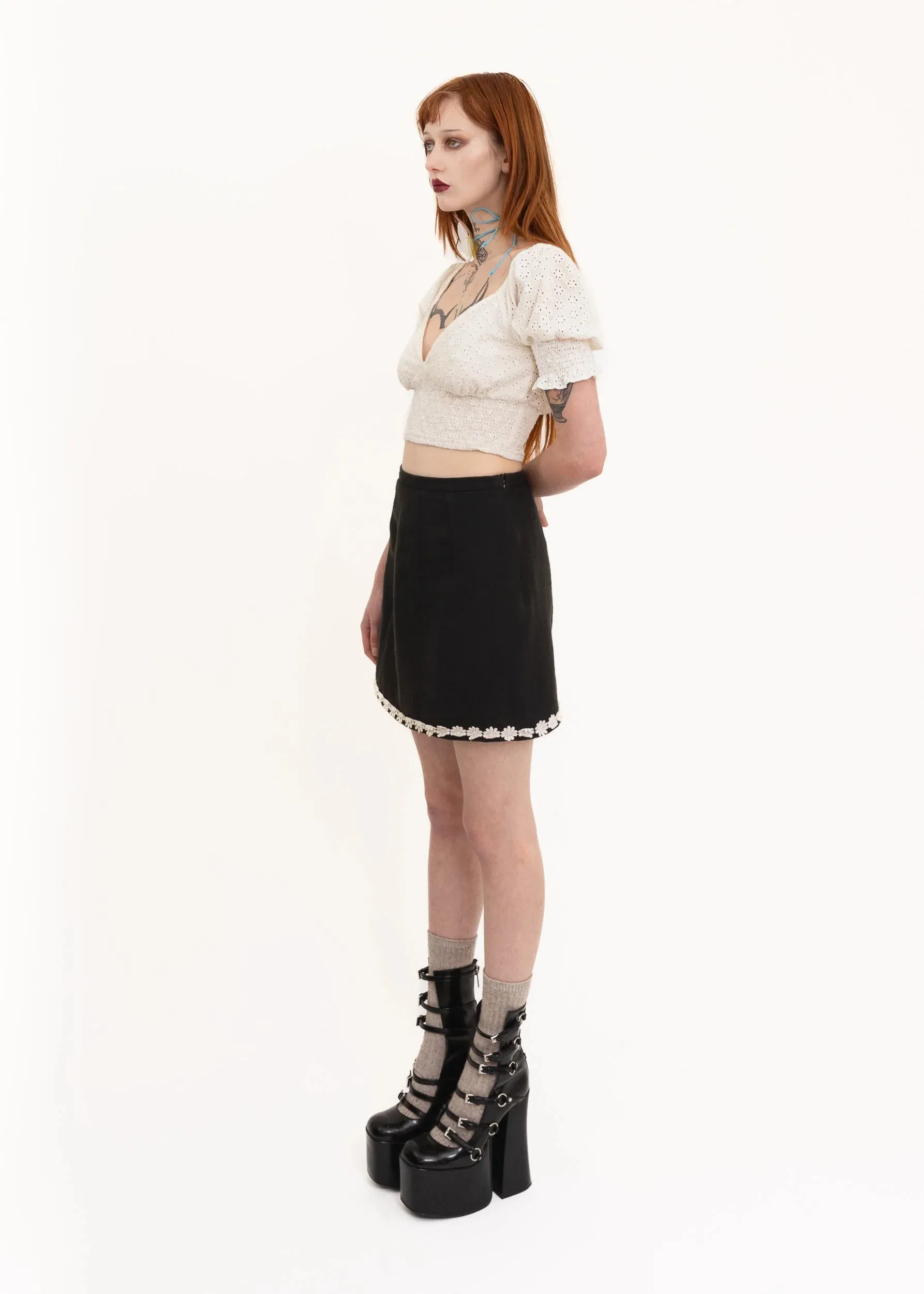 Daisy trim mini skirt