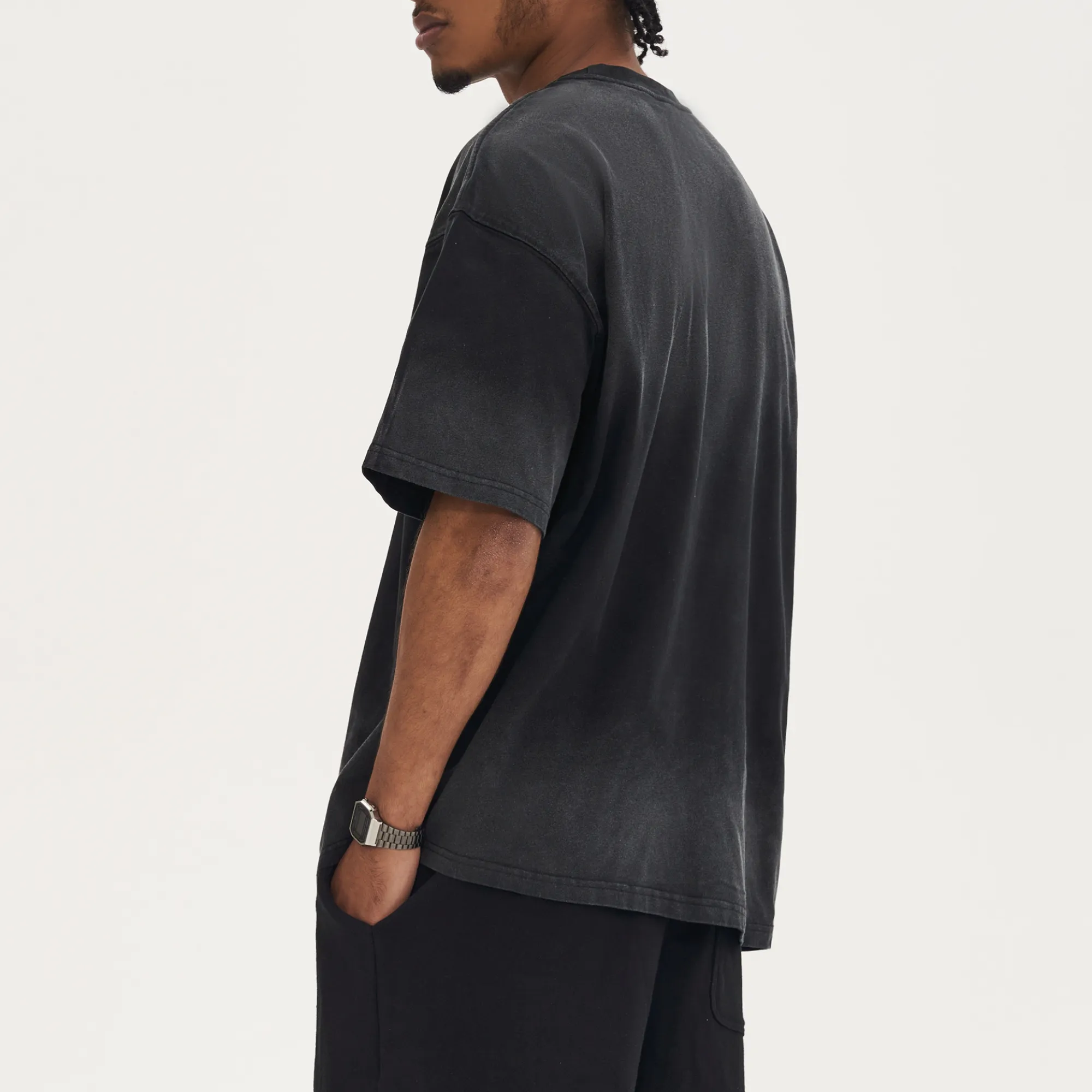 Dyed Black T-Shirt x Drop Shoulder Oversized T-Shirt