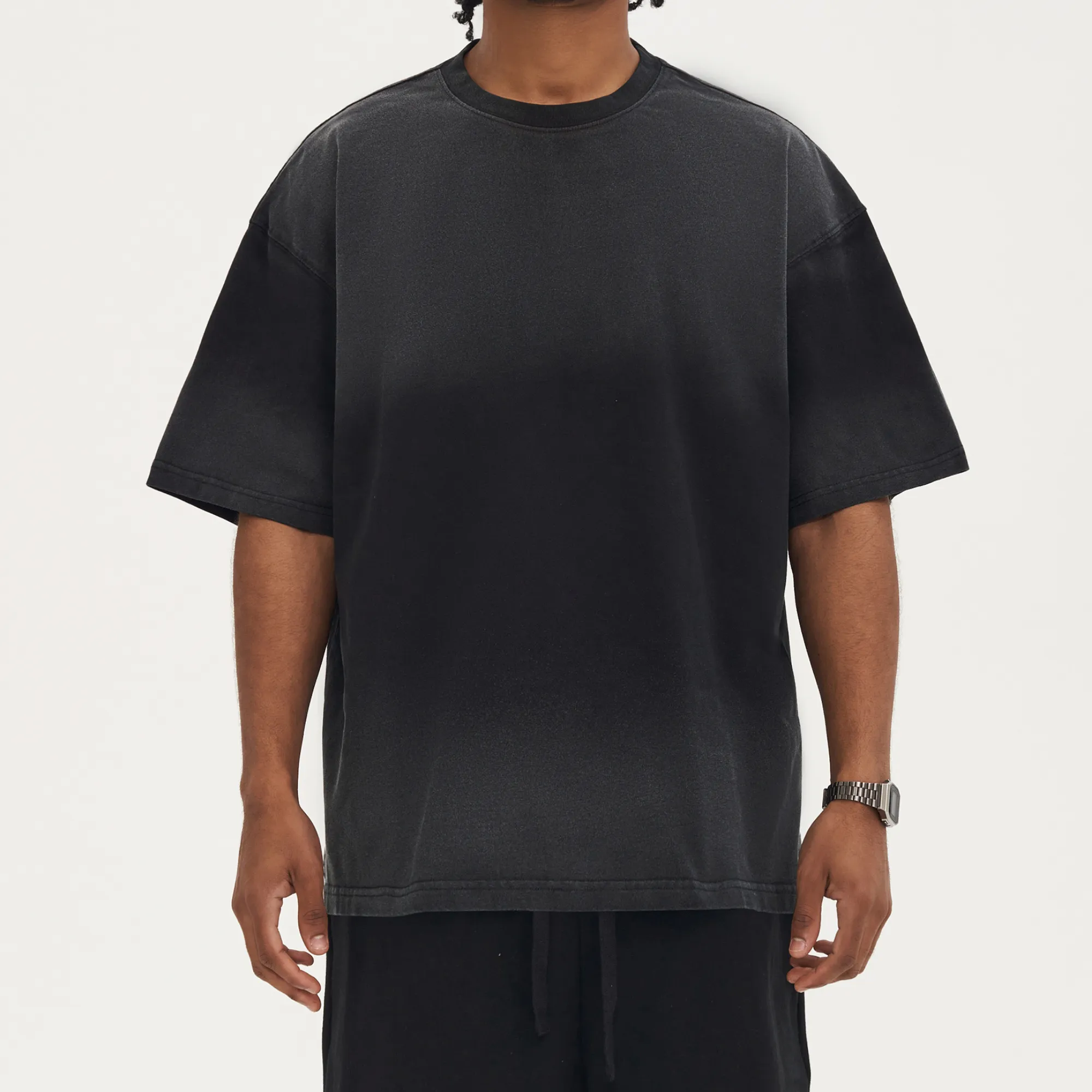 Dyed Black T-Shirt x Drop Shoulder Oversized T-Shirt