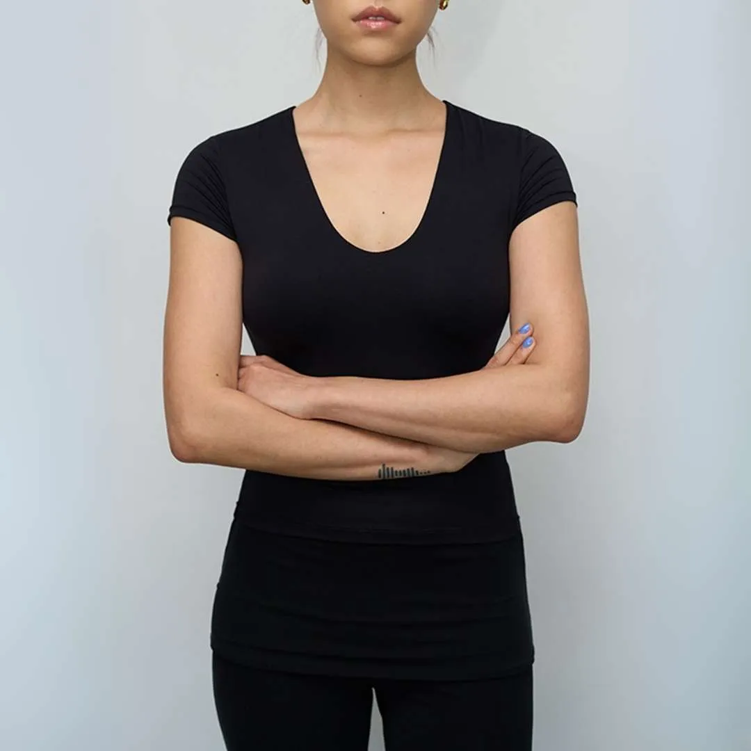 Enya™ | Fitted Scoop Neck T-shirt