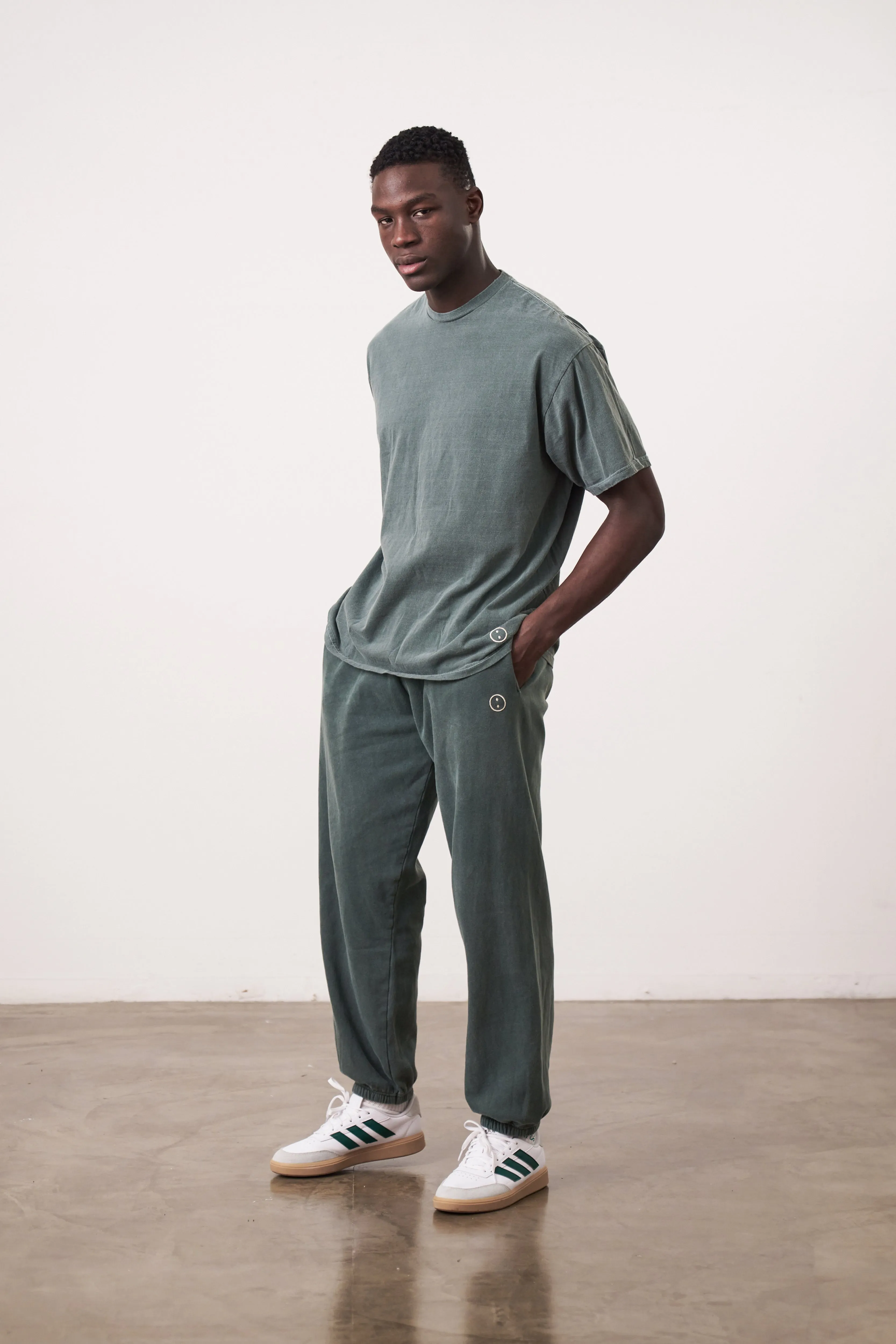 Essentials Vintage Washed Tee - Forest