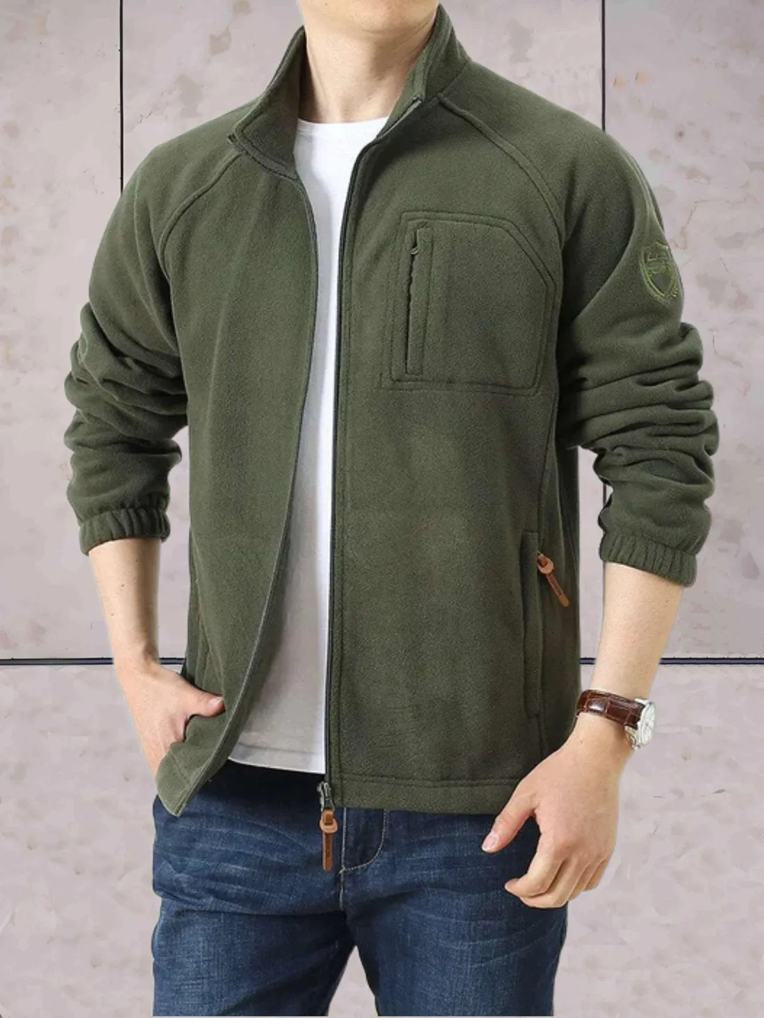 Fleece jackets with stand-up collar, two-tone design and zipper