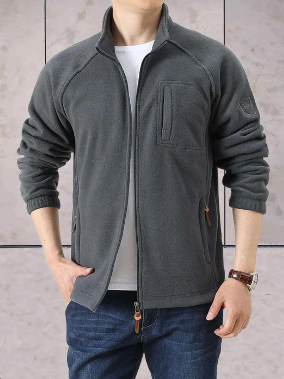 Fleece jackets with stand-up collar, two-tone design and zipper