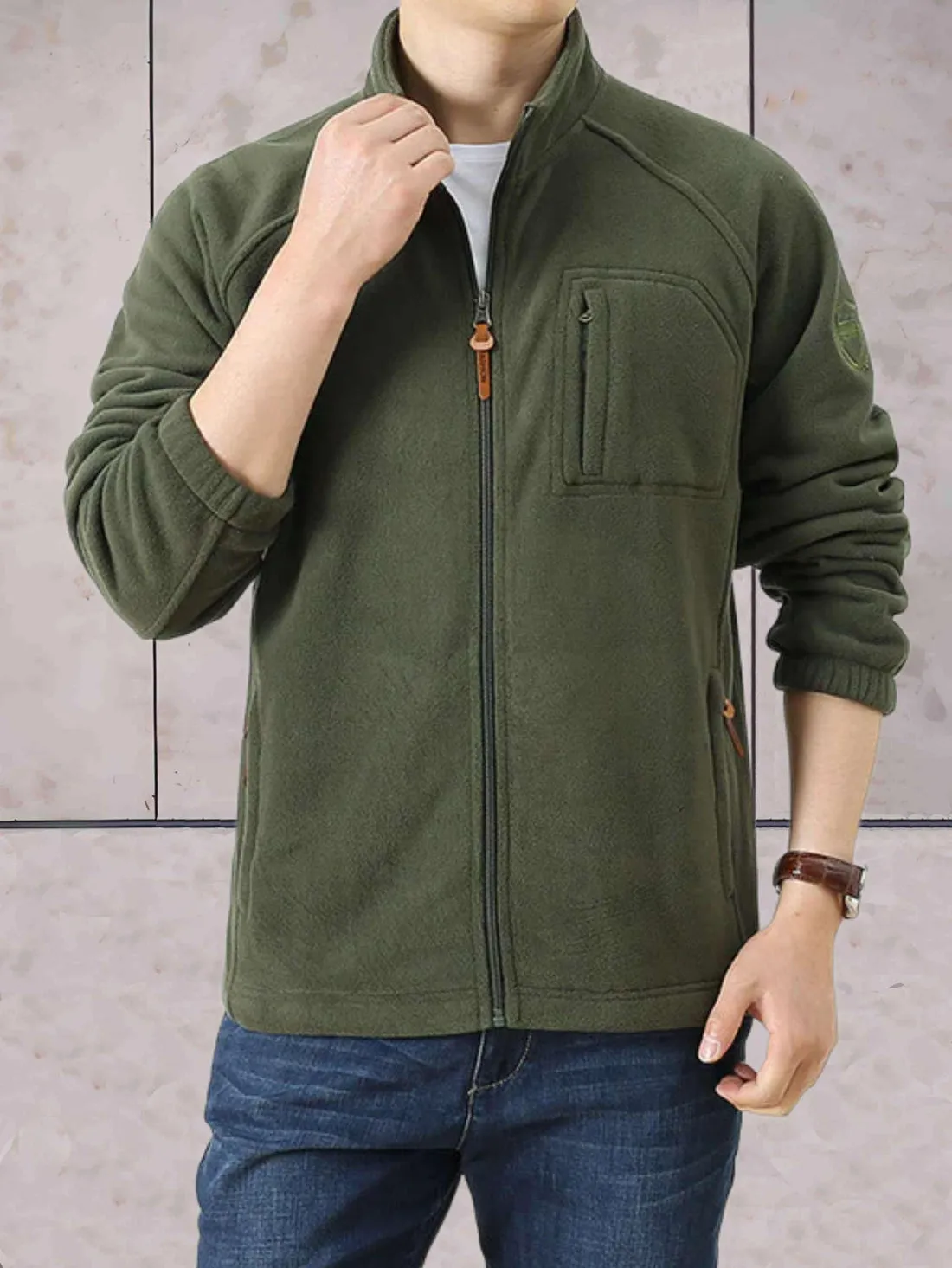 Fleece jackets with stand-up collar, two-tone design and zipper