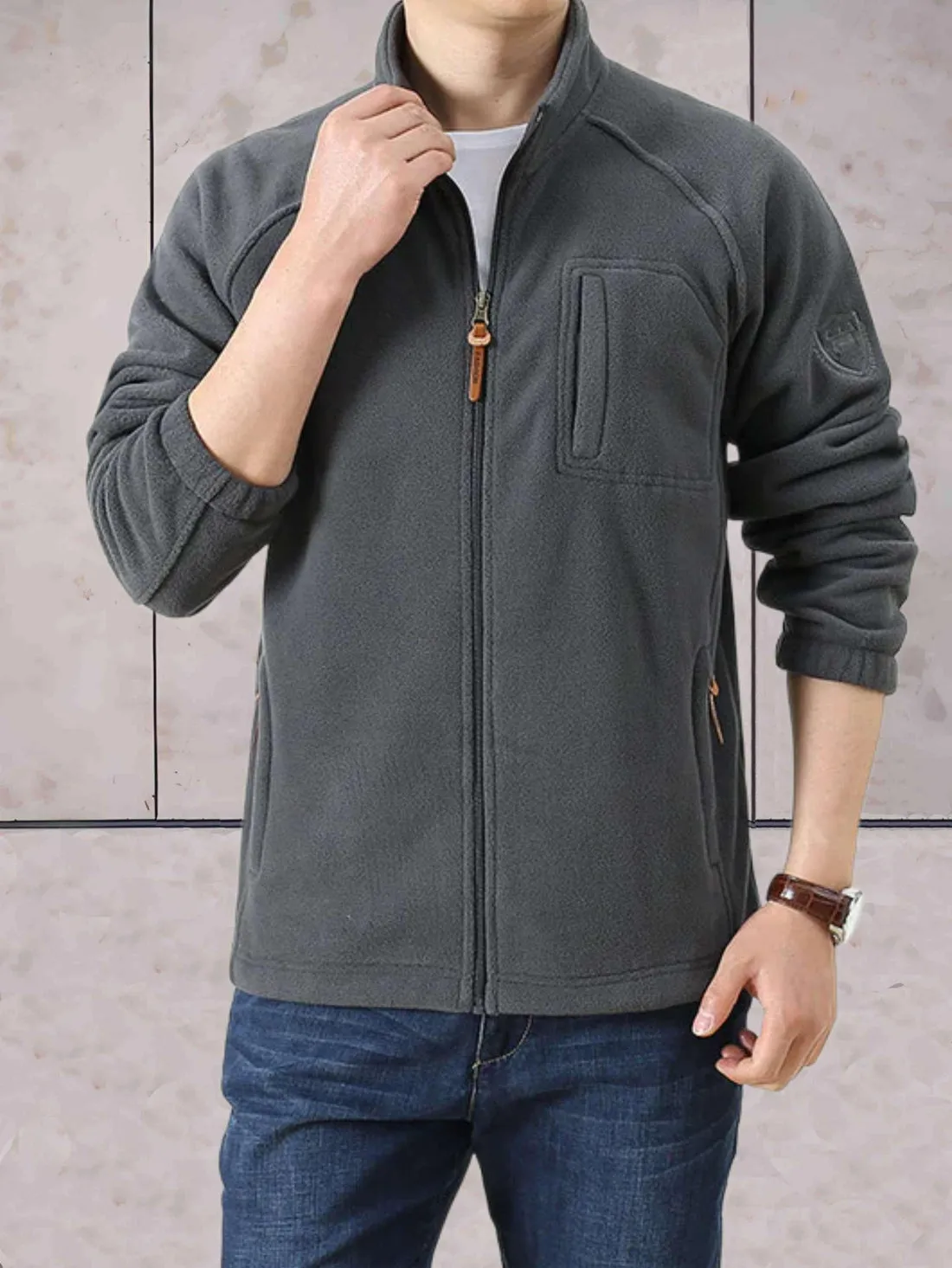 Fleece jackets with stand-up collar, two-tone design and zipper