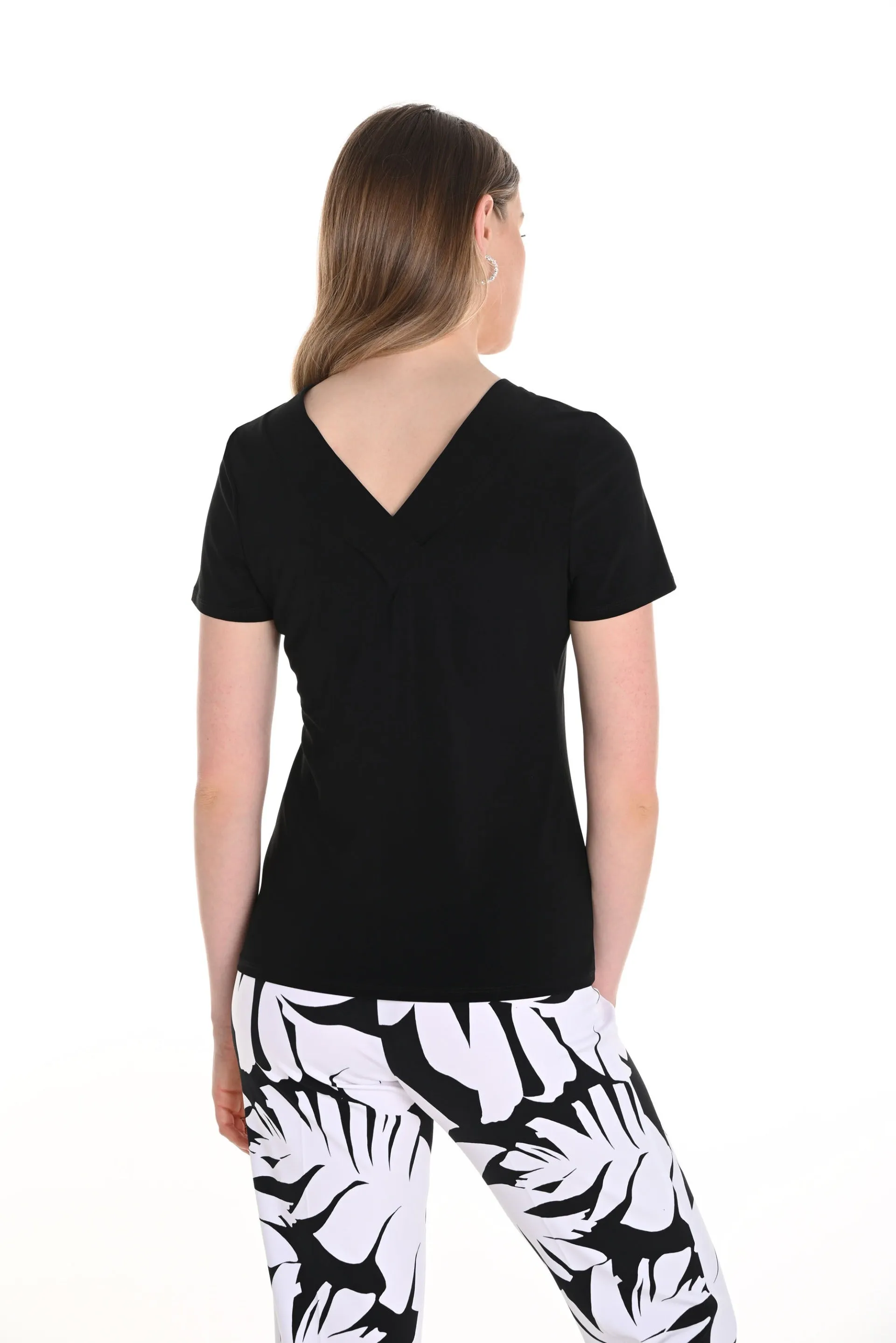 Frank Lyman Black Fitted V-Neck Short Sleeve Top Style 256003