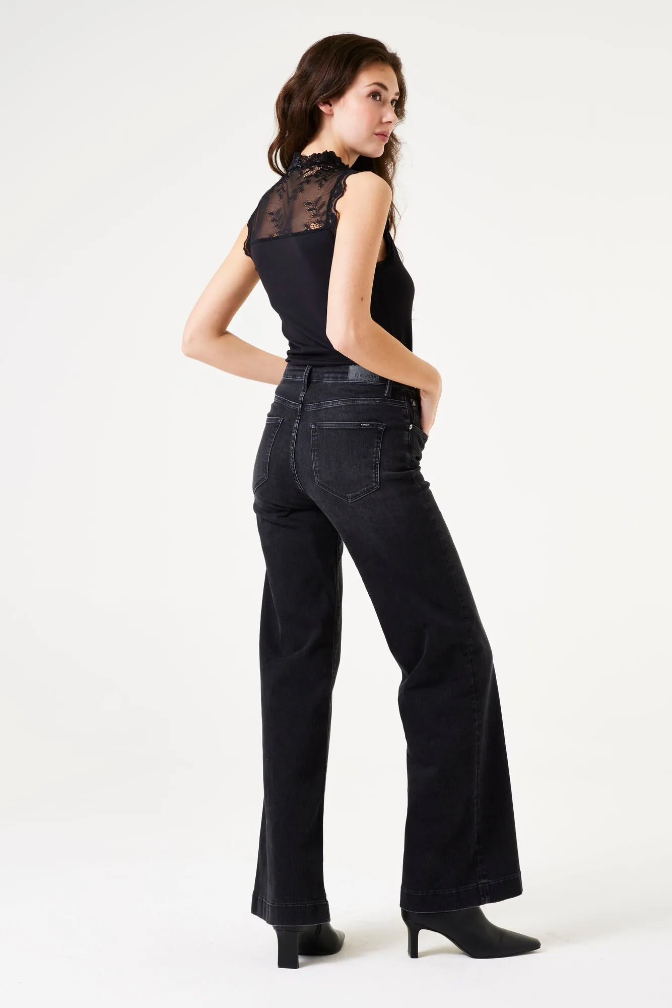 Garcia Lace Singlet - Black