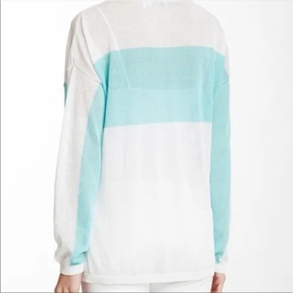 💕HP💕525 America black and white Striped sweater