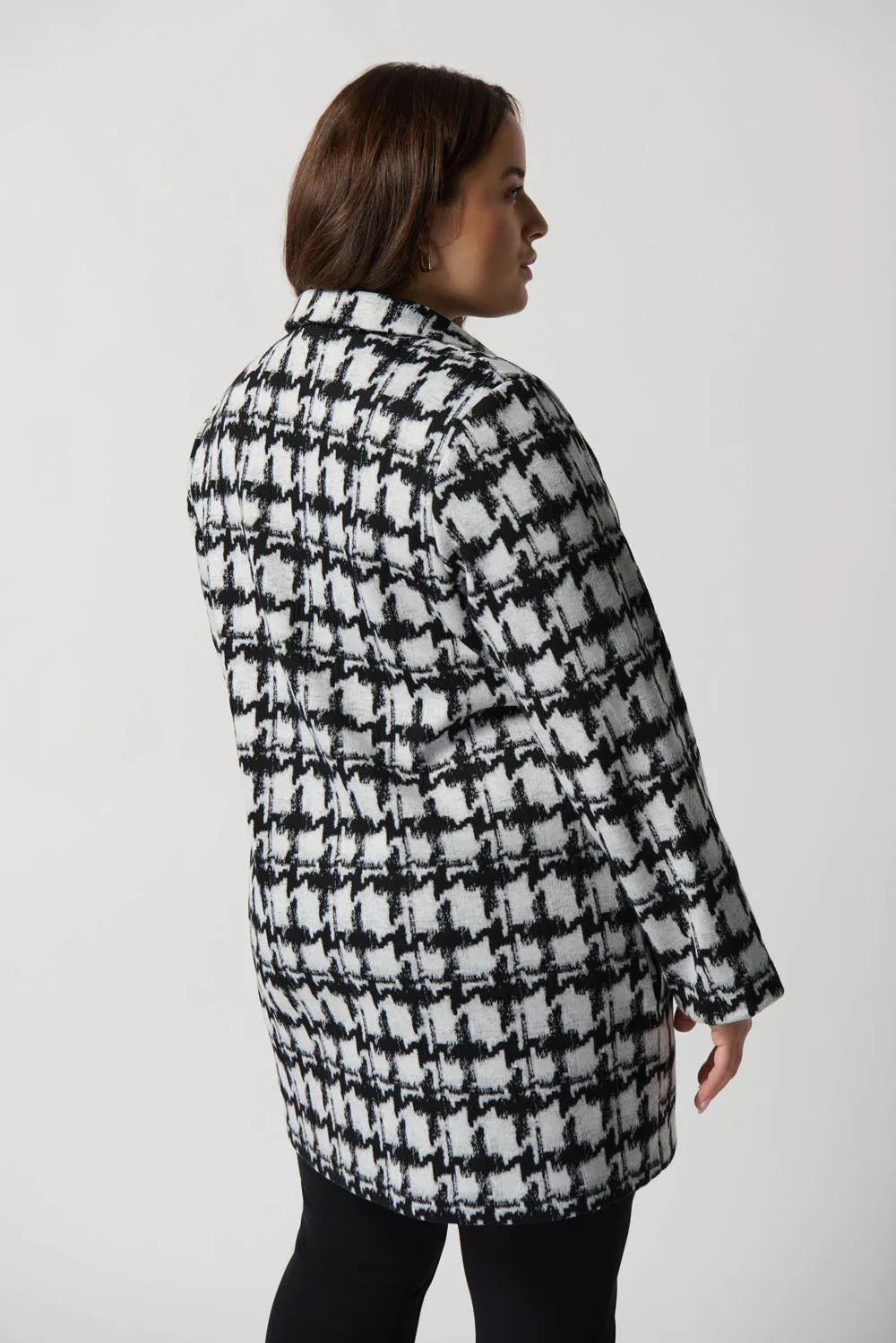 Joseph Ribkoff Off-White/Black Houndstooth Jacquard Knit Boxy Coat Style 234121