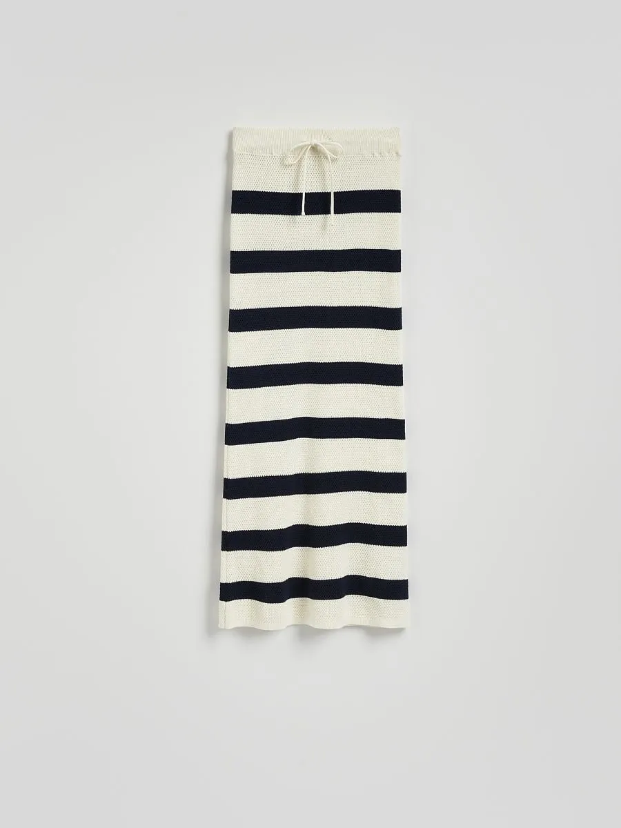 Maxi skirt with tie detail
