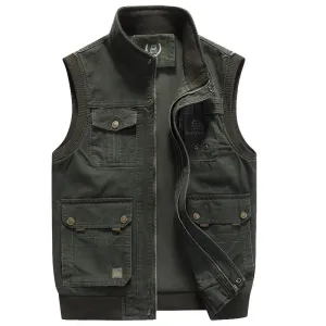 Men's rugged multi-pocket vest