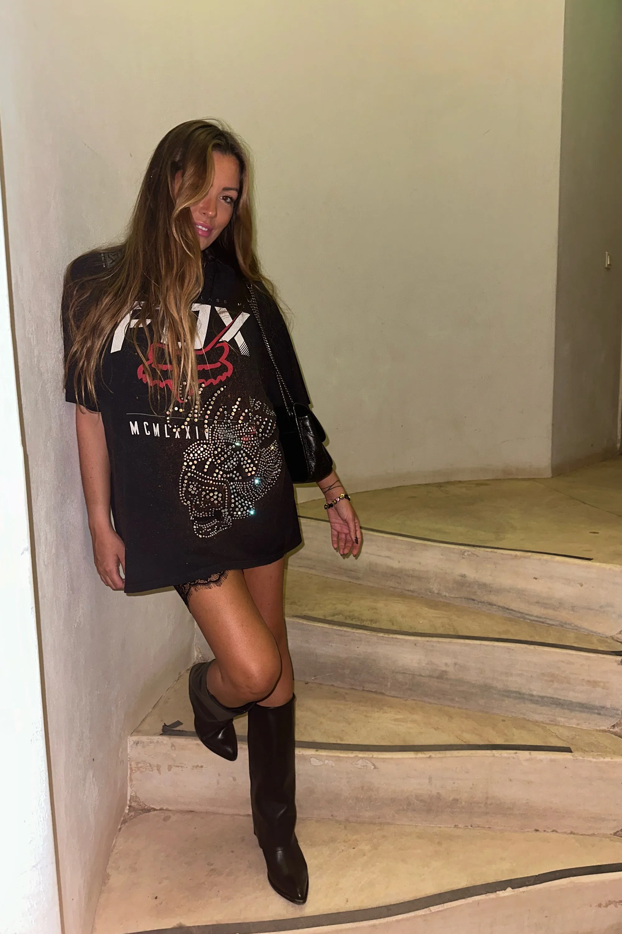 RED FOX EMBELLISHED TEE