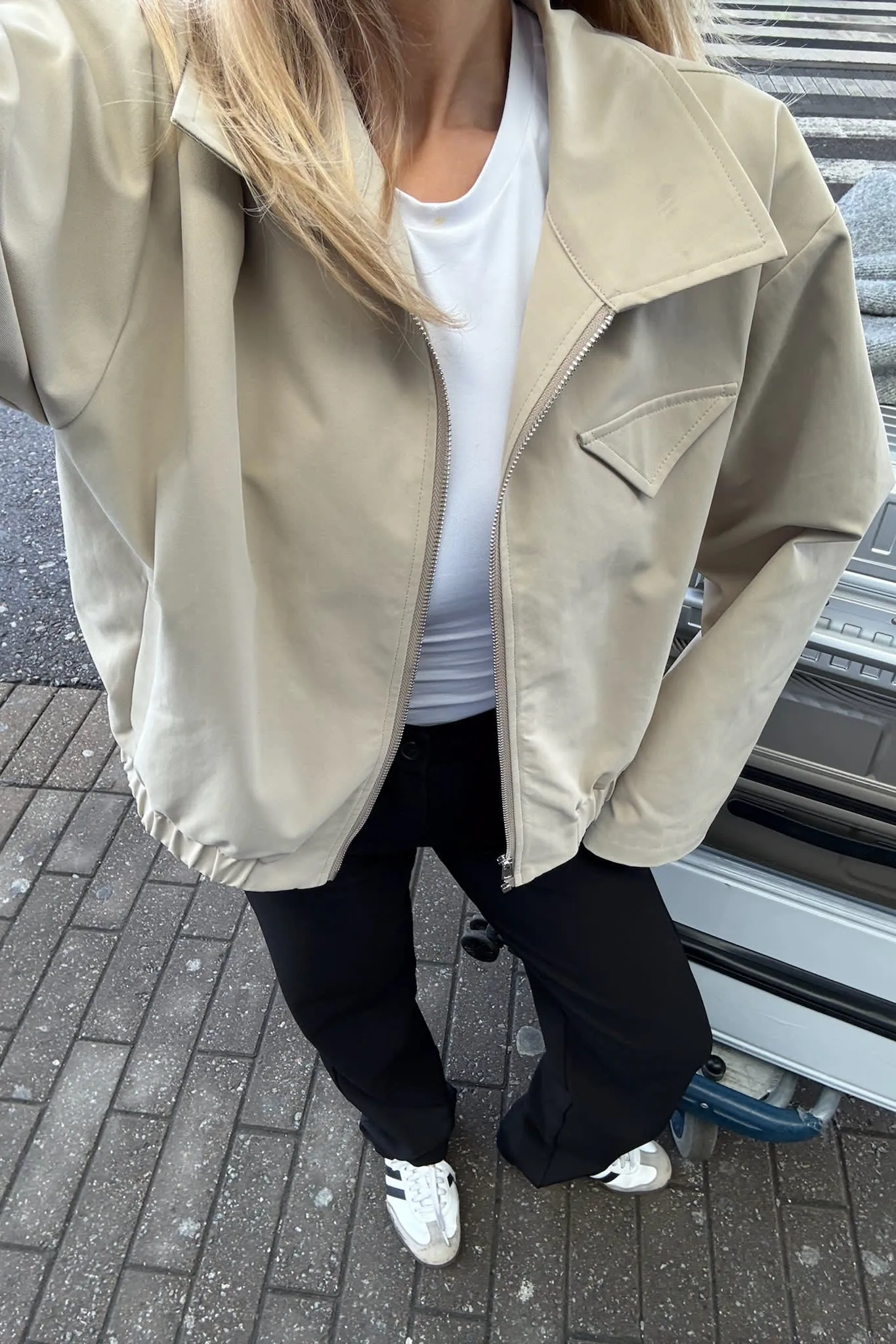 SarahIC Kort Jakke - Beige