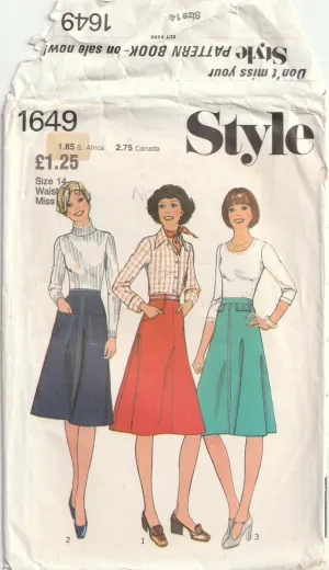Set of A-line Skirts - Waist 71 cm - Vintage Pattern - Style 1649 - 1976 - Uncut