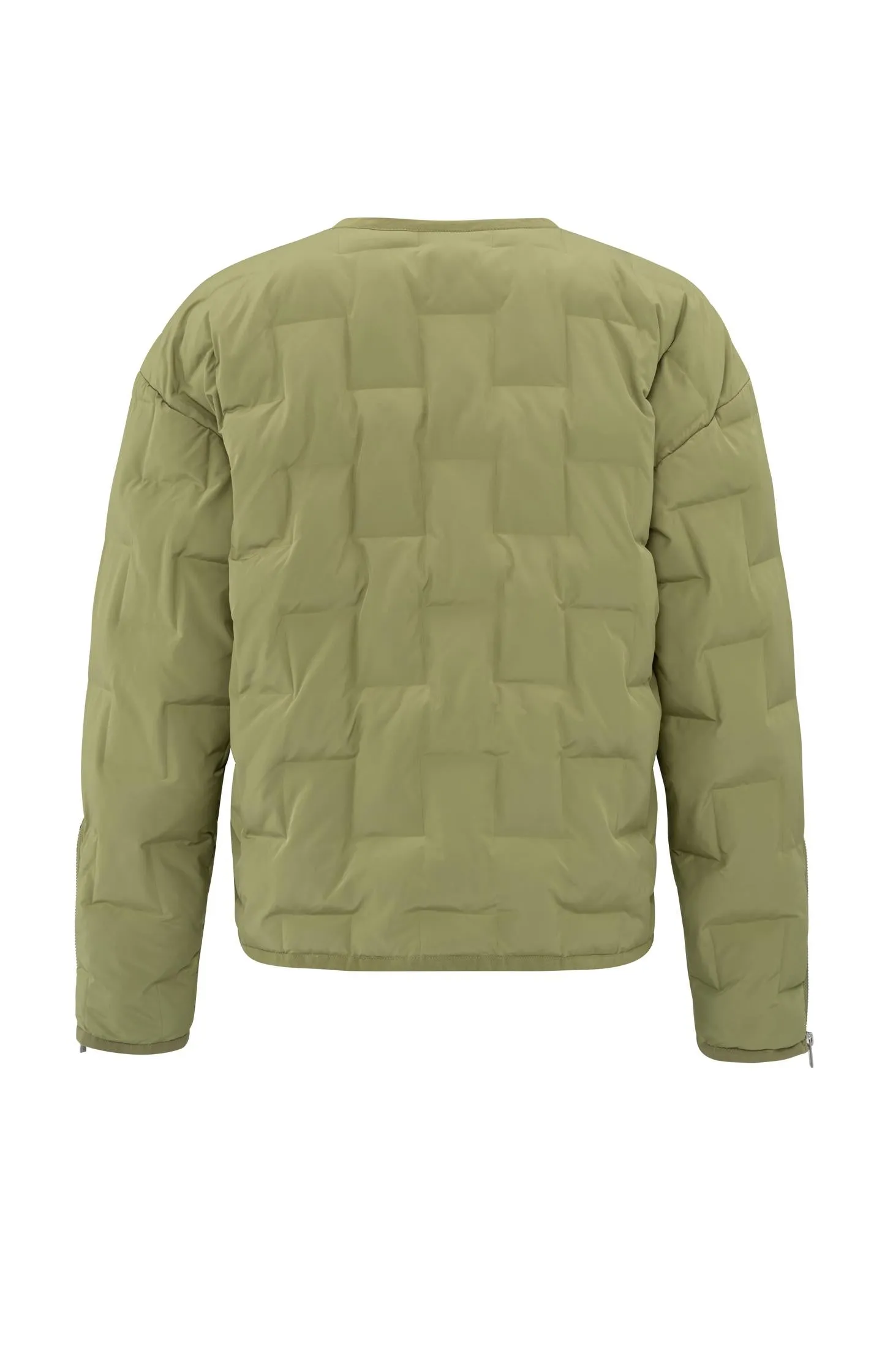 Short quilted jacket with pockets and zipper closure