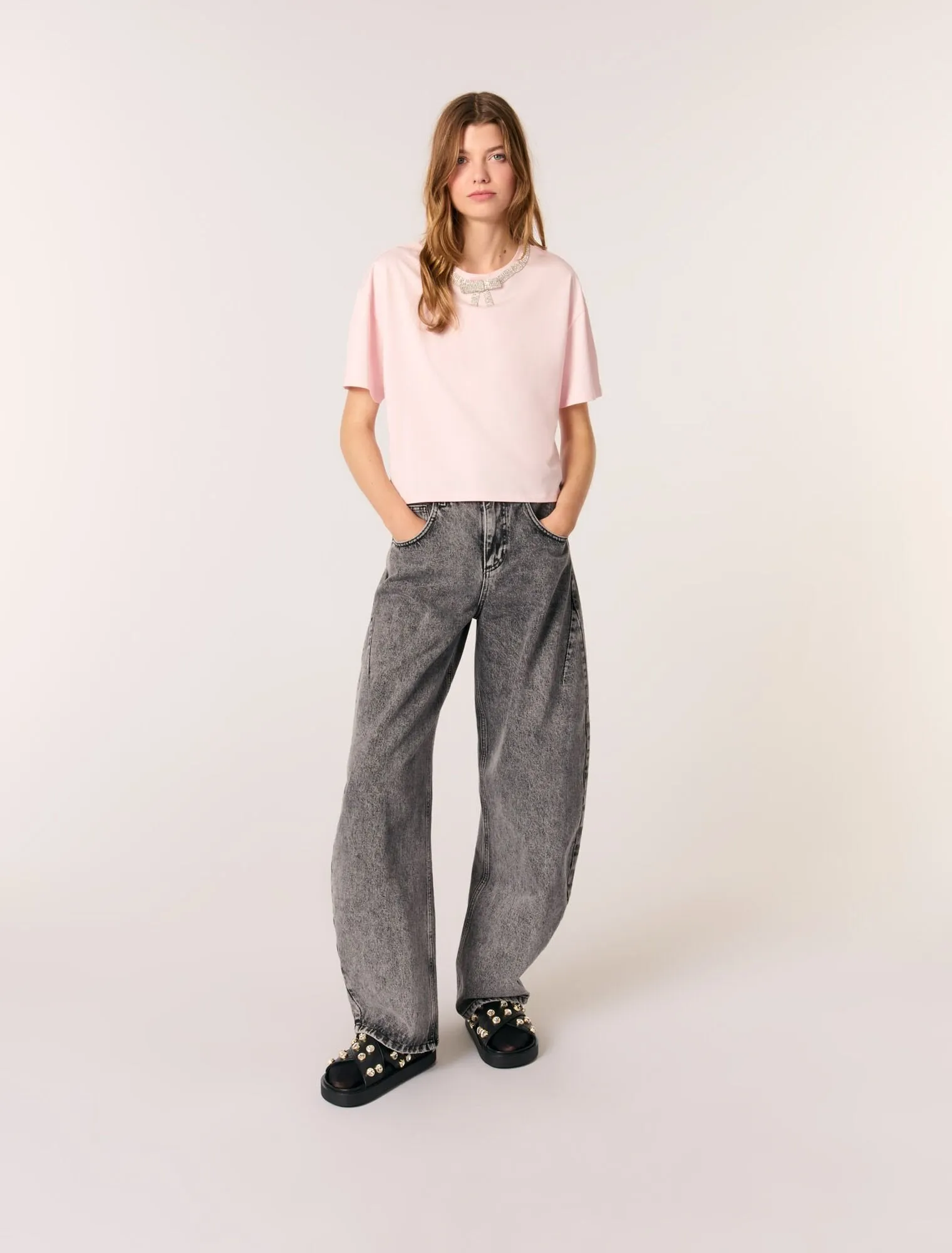 T-shirt with jewellery neck