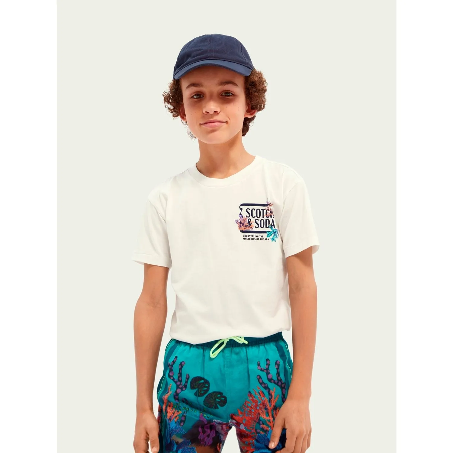 Tee With Colourful Artworks