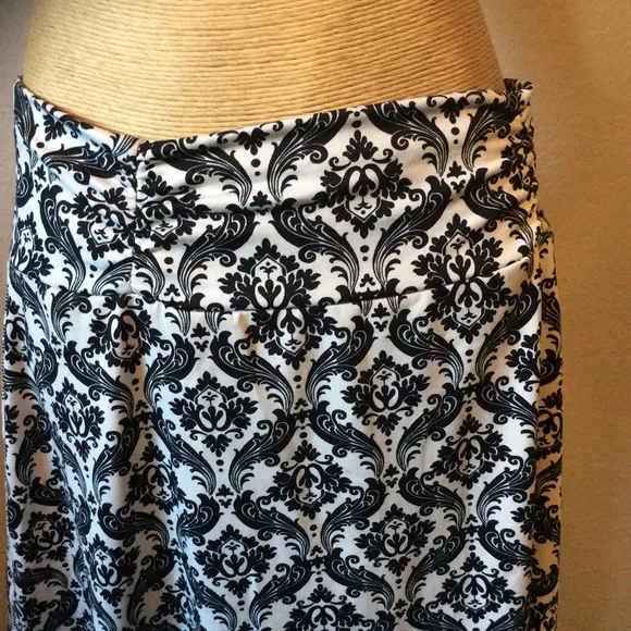 Tranquility Set of 2 Skirts Black/White &amp; Blue/White Elastic Waist Skirts Sz M