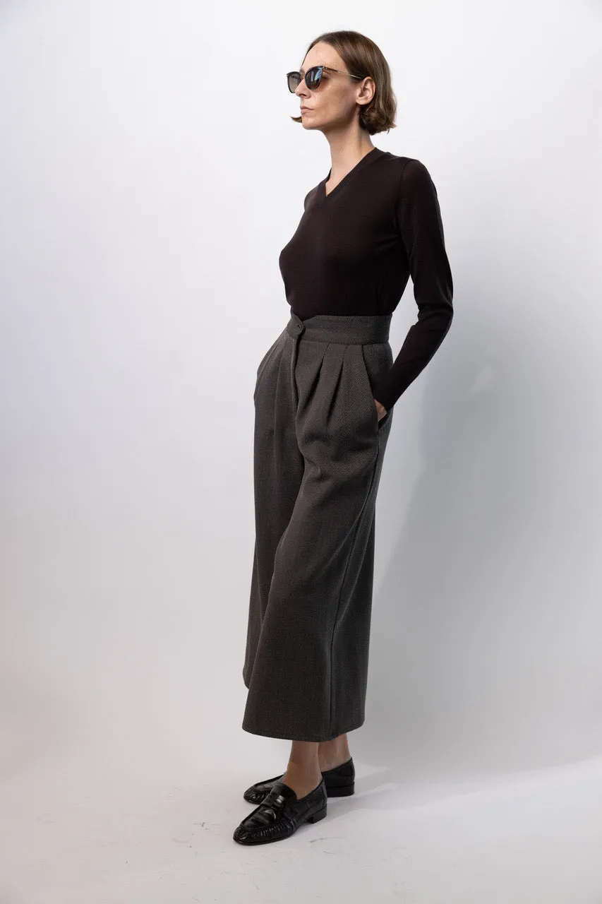 V-Neck Fitted Sweater