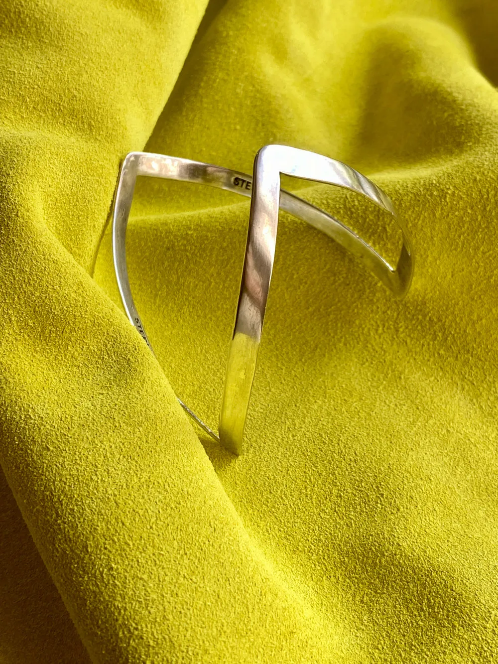 Vintage double-wishbone style bangle in solid sterling silver - 8 inch interior