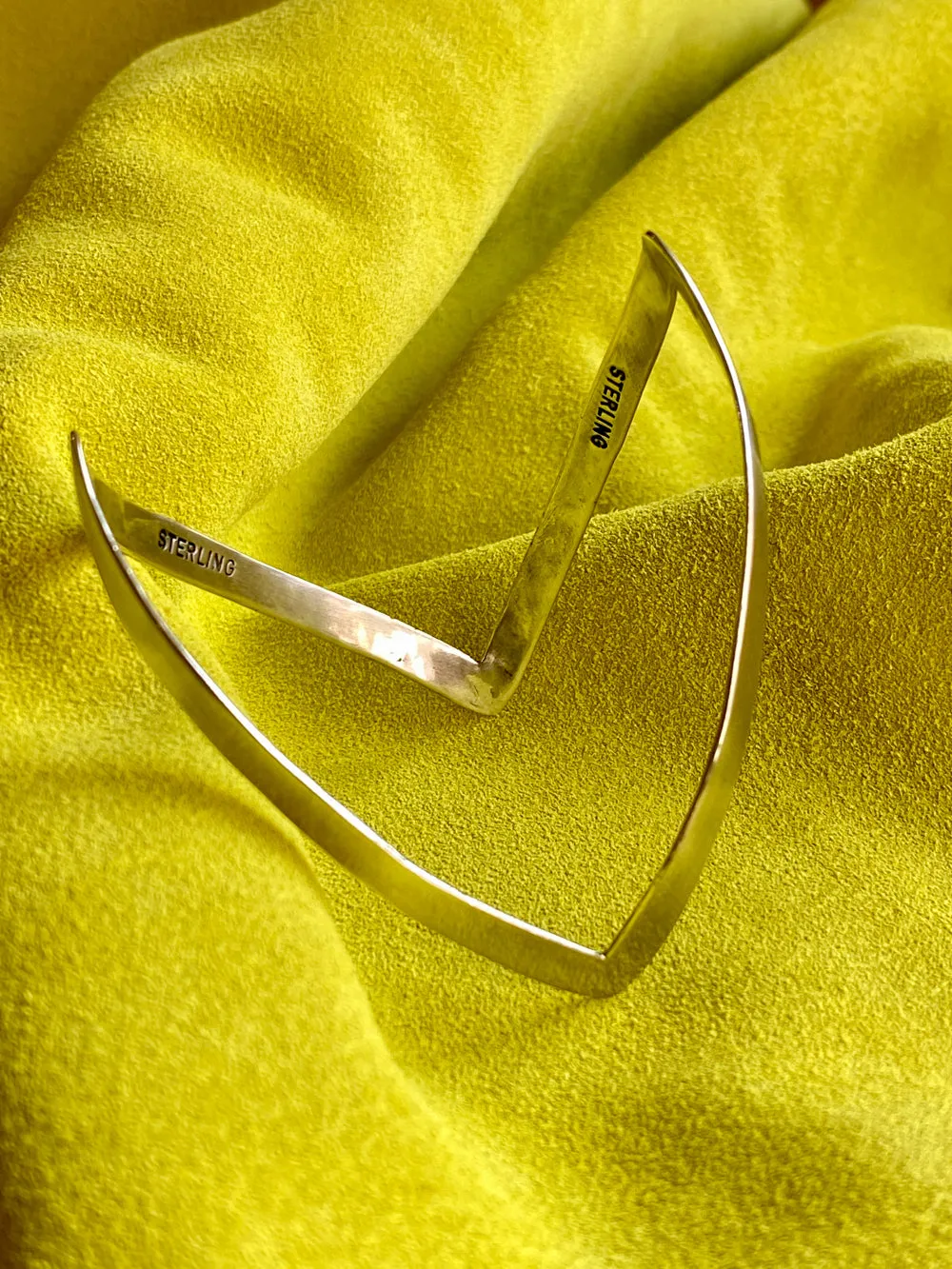 Vintage double-wishbone style bangle in solid sterling silver - 8 inch interior