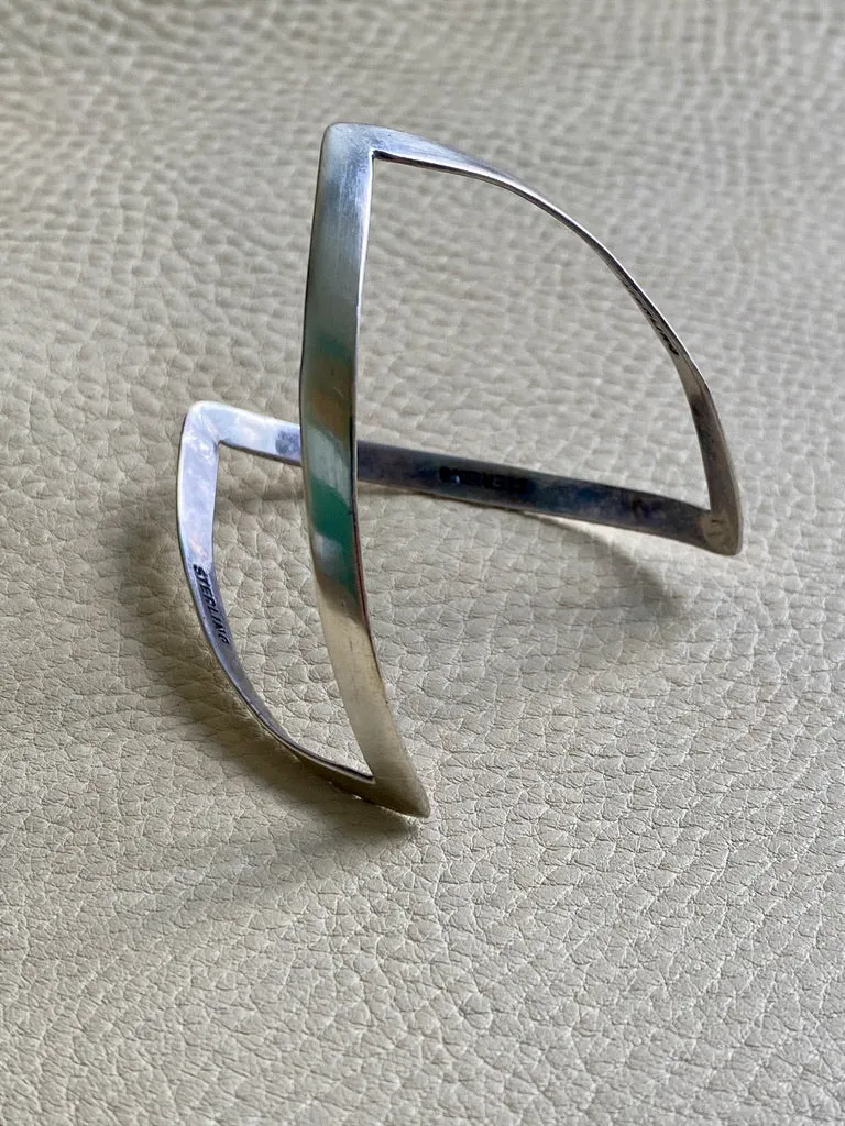 Vintage double-wishbone style bangle in solid sterling silver - 8 inch interior